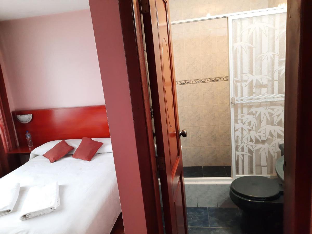 Hostal Sauna Water Palace Quito Exterior foto