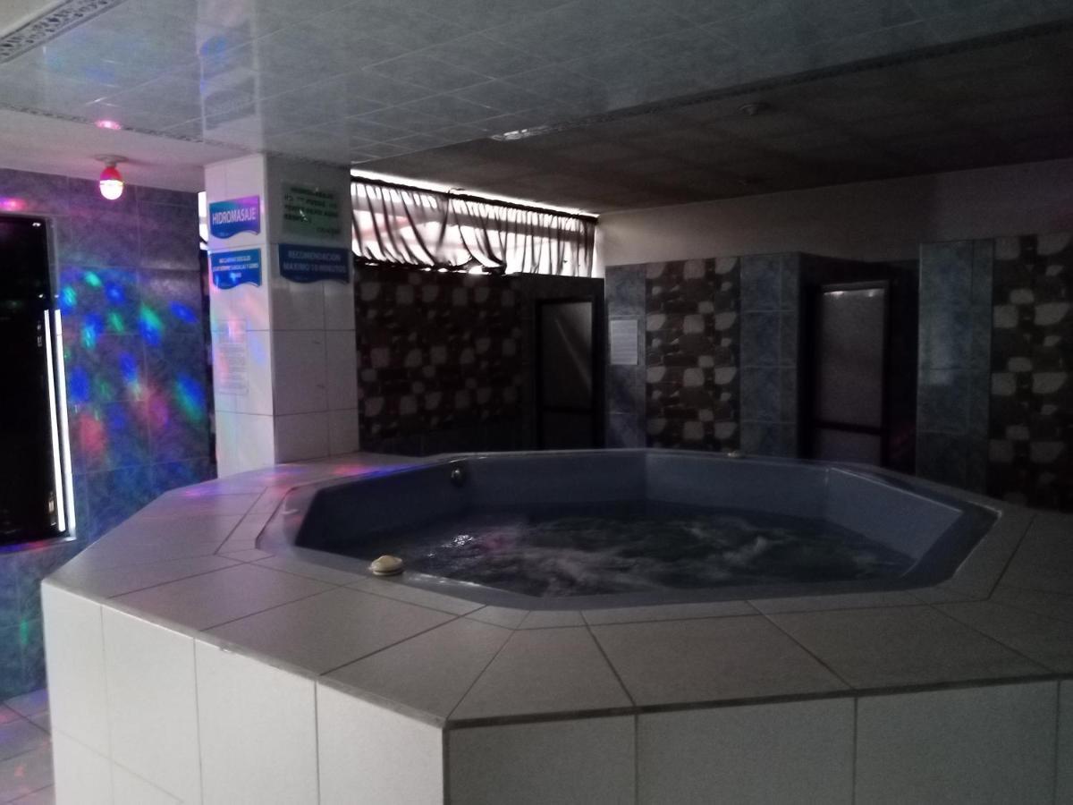 Hostal Sauna Water Palace Quito Exterior foto