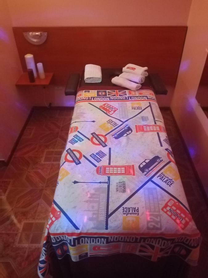 Hostal Sauna Water Palace Quito Exterior foto